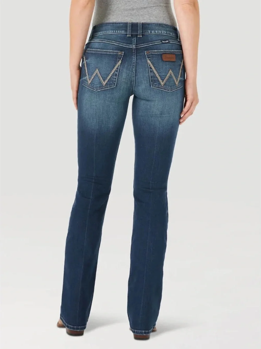 NWT Wrangler Womens Mid Rise Dark Vivianna Wash Retro Mae Bootcut Jeans 5x32 28